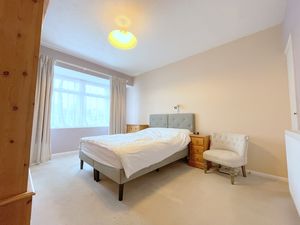 BEAUMONT AVENUE- click for photo gallery